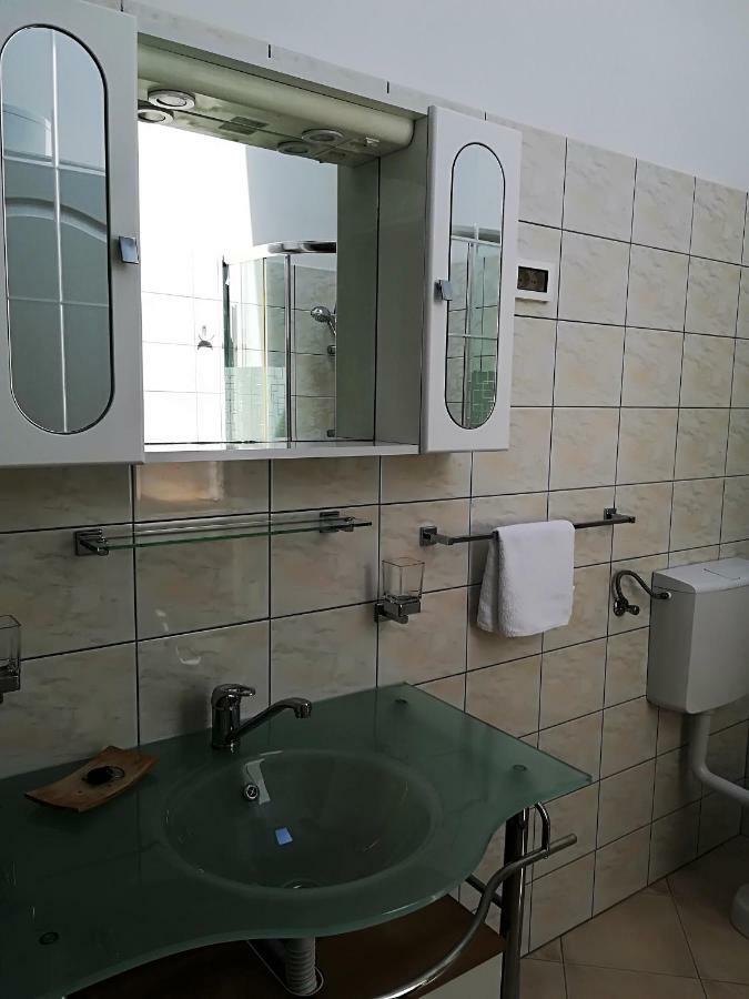 Apartman Rosanda 1 Premuda Esterno foto